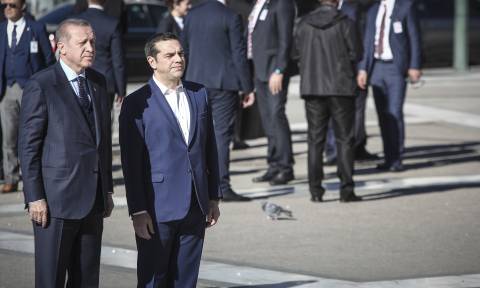 Στην Αθήνα ο Ερντογάν: Όλα όσα θα συζητήσει με Παυλόπουλο και Τσίπρα