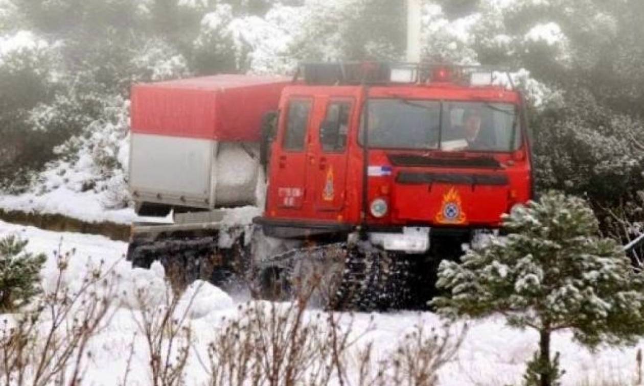 Εκδρομείς εγκλωβίστηκαν στον πάγο - Επιχείρηση της Πυροσβεστικής στη Φωκίδα