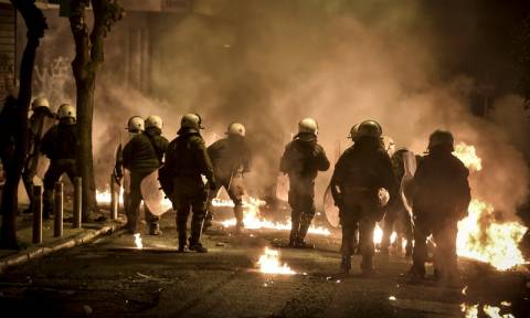 Αθήνα: Νέα νύχτα έντασης στην περιοχή του Πολυτεχνείου