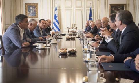 Συνάντηση Τσίπρα με το προεδρείο της Ελληνικής Ένωσης Τραπεζών, τη Δευτέρα