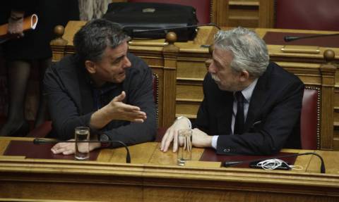 Ένταση και διαφωνίες στην κοινοβουλευτική ομάδα του ΣΥΡΙΖΑ για τους πλειστηριασμούς