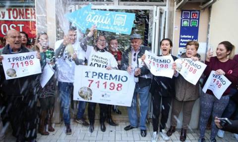 Ισπανία: Εργαζόμενοι σε οίκο ευγηρίας κέρδισαν 10 εκατ. ευρώ στο χριστουγεννιάτικο λαχείο