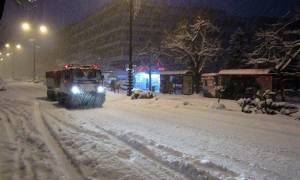 Υποχωρεί ο χιονιάς - Παραμένουν τα προβλήματα: Ποιοι δρόμοι είναι κλειστοί-Πού χρειάζονται αλυσίδες