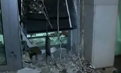 Βαρυμπόμπη: Έκρηξη σε ΑΤΜ τράπεζας τα ξημερώματα με μεγάλες υλικές ζημιές (pic)