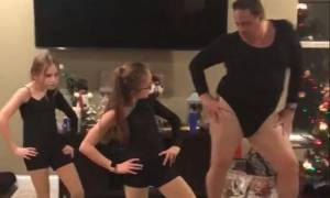To viral βίντεο της ημέρας: Μπαμπάς χορεύει με τις κόρες του το «Single Ladies» της Beyonce