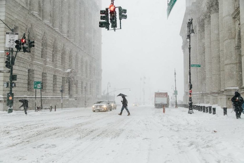 Σφοδρές χιονοθύελλές και πολικό ψύχος «γονάτισαν» τις ΗΠΑ: Στους 18 οι νεκροί
