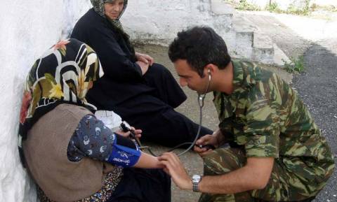 Ο Στρατός δίπλα στους πολίτες: Φαντάροι-γιατροί σε περιφερειακά ιατρεία και κέντρα υγείας