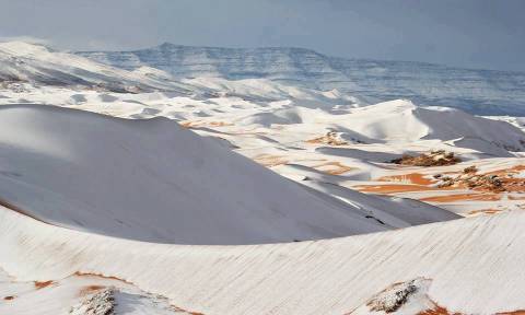 Απίστευτο! Το «έστρωσε» στη Σαχάρα, την πιο καυτή έρημο του κόσμου – Δείτε εντυπωσιακές φωτογραφίες