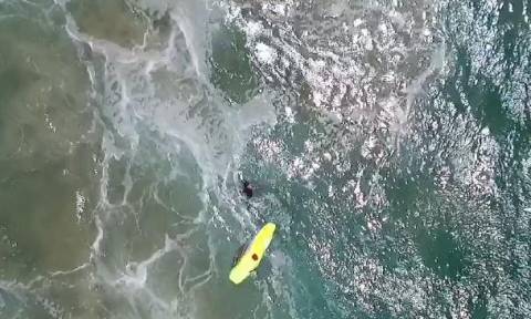 Συγκλονιστικό βίντεο: Drone σώζει κολυμβητές λίγο πριν πνιγούν – Πρώτη φορά στα παγκόσμια χρονικά