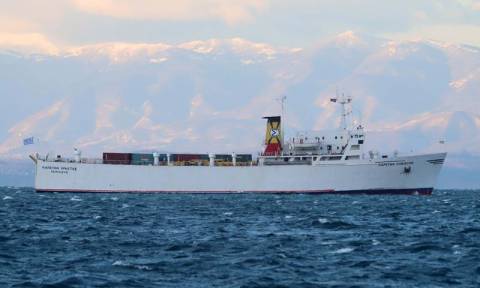 Θεσσαλονίκη: «Έδεσε» το πλοίο που μετέφερε τους 140 τόνους εκρηκτικών του ''Andromeda''
