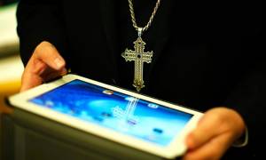 Την παράξενη επίδραση του διαδικτύου στις θρησκείες αποκαλύπτει νέα μελέτη