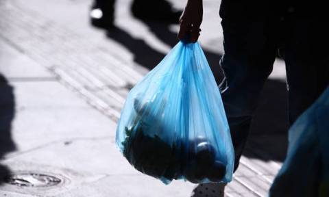 Χανιά: Απίστευτο «κόλπο» επιχειρηματία σε πελάτη με τη χρέωση της πλαστικής σακούλας (pic)
