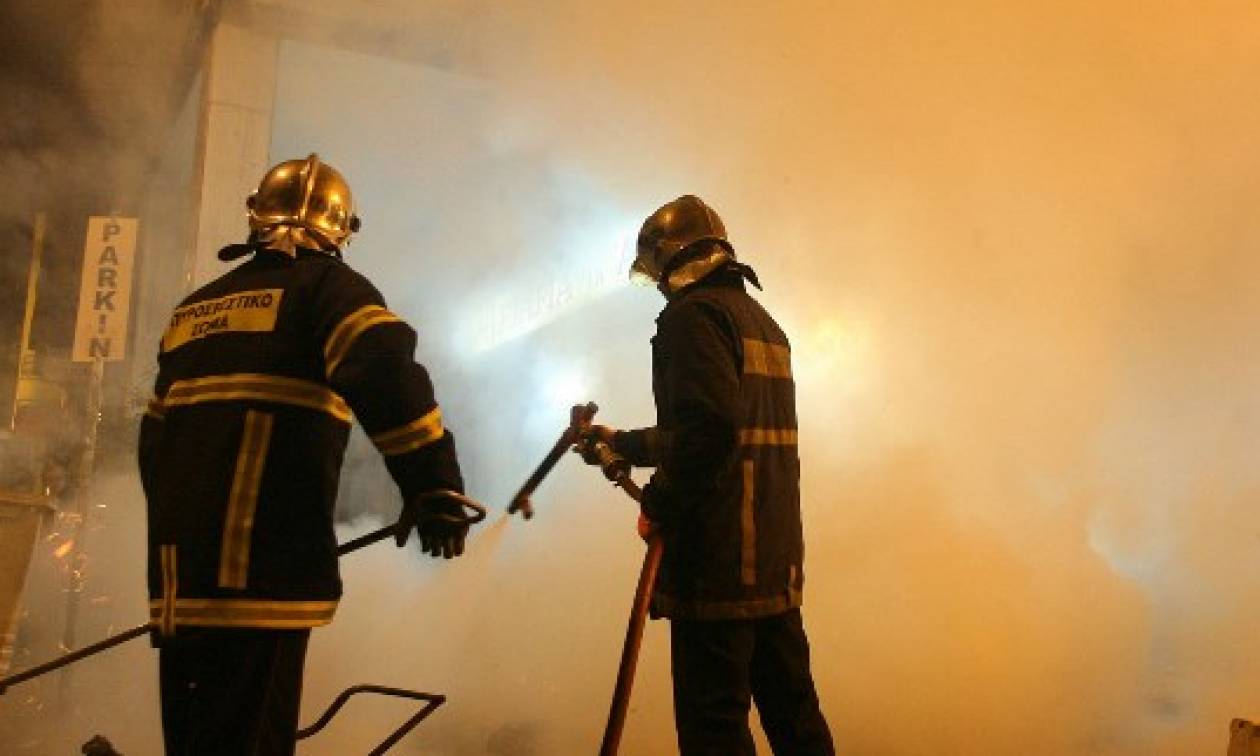 Μεγάλη φωτιά ΤΩΡΑ σε μονοκατοικία στην Παλλήνη