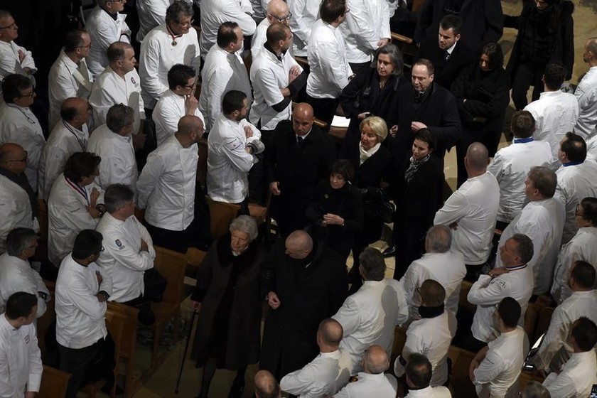 Θρήνος στη Γαλλία: Εκατοντάδες Σεφ και χιλιάδες κόσμου αποχαιρέτισαν τον «Σεφ των Σεφ», Paul Bocuse 