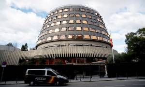 Ισπανία - Συνταγματικό Δικαστήριο: Πρέπει να γυρίσει για να εκλεγεί ο Πουτζντεμόν