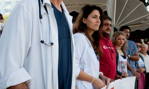 Σύσσωμος ο ιατρικός κόσμος στηρίζει την 24ωρη απεργία των νοσοκομειακών γιατρών