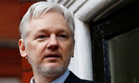 Wikileaks: Δύσκολες ώρες για τον Ασάνζ - Σε πλήρη ισχύ το ένταλμα σύλληψης εναντίον του