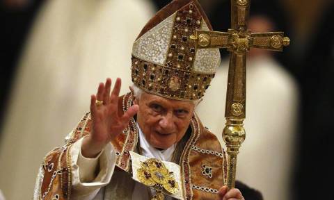 Σοκ στο Βατικανό: Αργοπεθαίνει ο πάπας Βενέδικτος