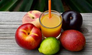 Χυμοί φρούτων: Η «παγίδα» που κρύβουν για τη σιλουέτα σας