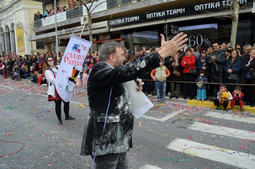 Απόκριες 2018 - Έξω φρενών ο Φερεντίνος: Παράτησε την παρέλαση και έφυγε (pics)