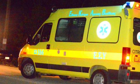 Σοκαριστικό τροχαίο δυστύχημα στην Αθηνών - Λαμίας: Αυτοκίνητο καρφώθηκε σε φορτηγό