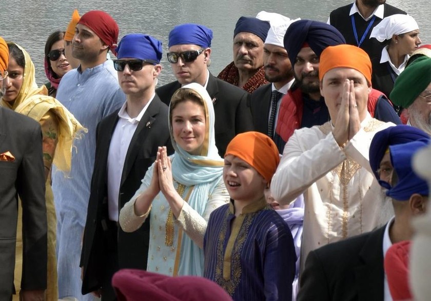 Απίστευτο τρολάρισμα στον Τριντό που ντύθηκε… Bollywood κατά την επίσκεψή του στην Ινδία! (pics)