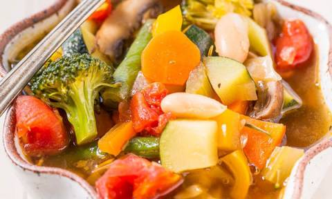 Σούπα λαχανικών. Η υγιεινή επιλογή για την περίοδο της νηστείας