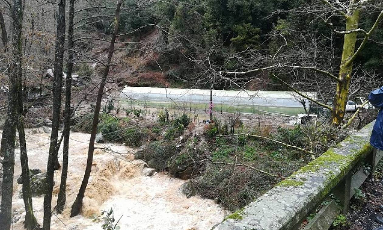 Εικόνες βιβλικής καταστροφής στο Πήλιο: Καταρρέουν πλαγιές – Αποκλείστηκαν χωριά