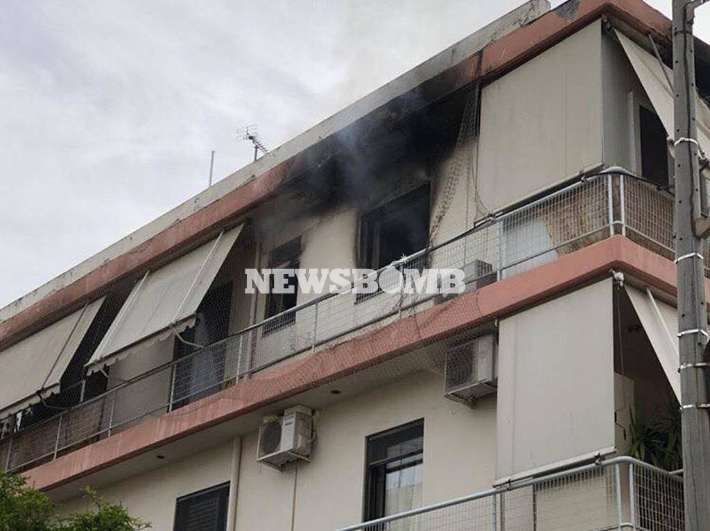 Φωτιά σε διαμέρισμα στο Ελληνικό (photos)