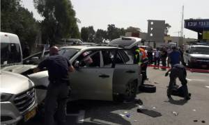 Συναγερμός στο Ισραήλ: Αυτοκίνητο έπεσε πάνω σε αστυνομικούς και στρατιώτες (ΠΡΟΣΟΧΗ! ΣΚΛΗΡΟ ΒΙΝΤΕΟ)