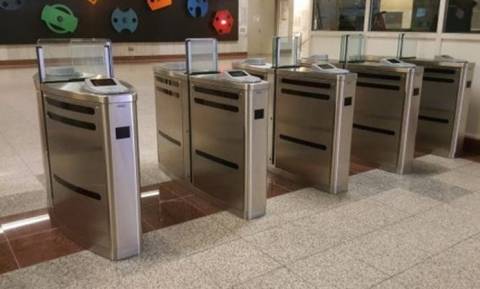 Ηλεκτρονικό εισιτήριο: Έκλεισαν οι μπάρες του Μετρό στο Σύνταγμα – Ποιοι σταθμοί ακολουθούν