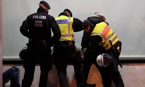 Συνελήφθη 17χρονος που σχεδίαζε τρομοκρατικές επιθέσεις σε Γερμανία και Βρετανία