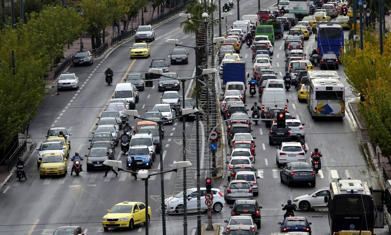 Βαριές «καμπάνες» με το νέο ΚΟΚ: Πότε θα αφαιρούνται άμεσα πινακίδες και άδεια κυκλοφορίας