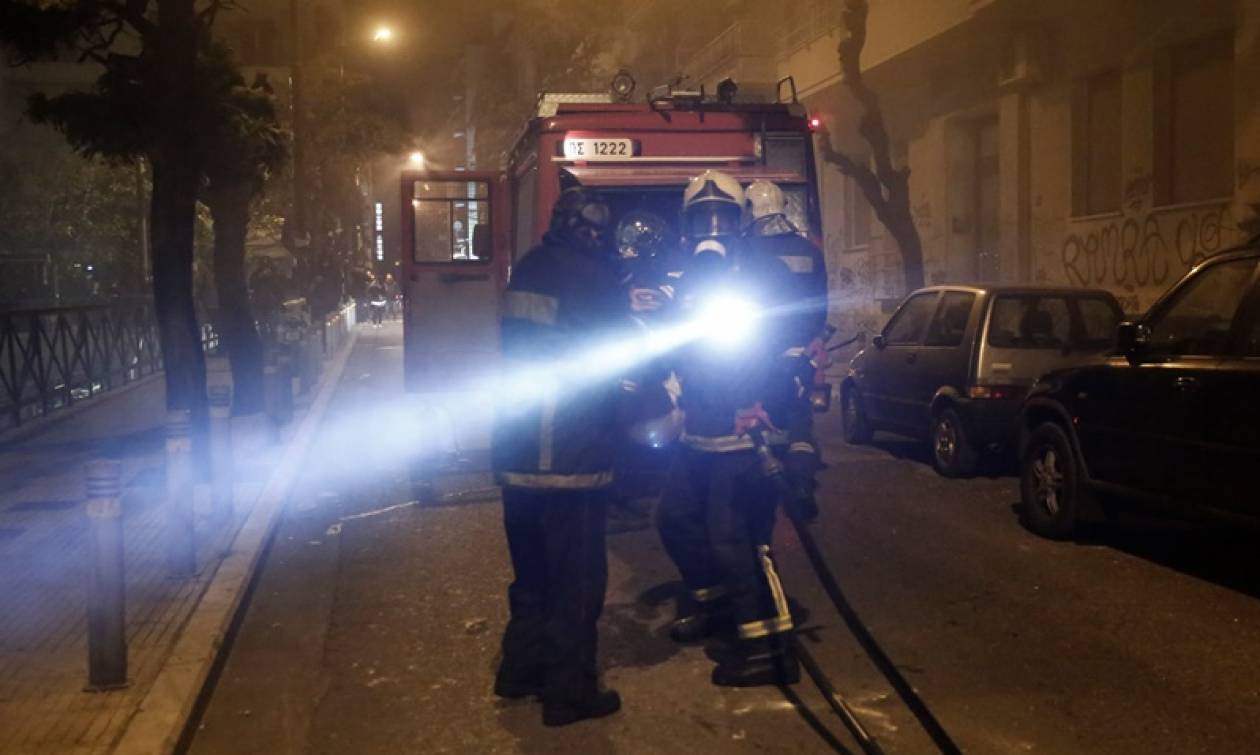 Θεσσαλονίκη: Μολότοφ και καμένα αυτοκίνητα στο κέντρο της πόλης