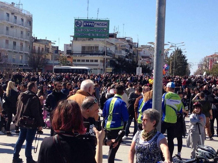Ορεστιάδα: Σε εξέλιξη το μεγάλο συλλαλητήριο για τους δύο Έλληνες στρατιωτικούς (pics&vid)
