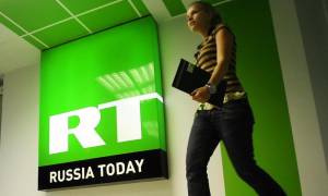 Η Ρωσία αντεπιτίθεται: Δεν θα μείνει βρετανικό μέσο ενημέρωσης αν το Λονδίνο κλείσει το Russia Today