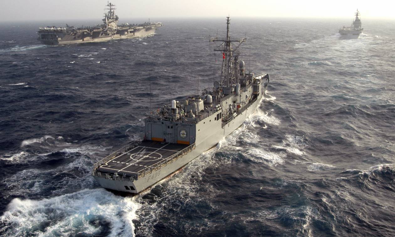 Στα... άκρα! Τουρκικά πλοία, υποβρύχια, ελικόπτερα και πεζοναύτες απέναντι από τη Μυτιλήνη