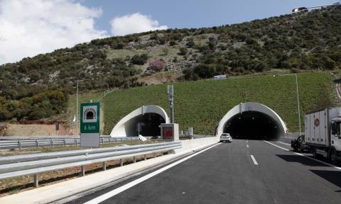 Έκθεση - «βόμβα»: Οι Έλληνες πληρώνουν πανάκριβα τους αυτοκινητόδρομους