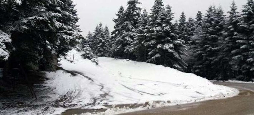 Καιρός - Η μανία της φύσης χτυπά την Ελλάδα: Στο Βορρά χιόνια και στο Νότο σκόνη