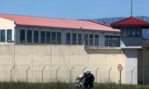 Θρίλερ στις φυλακές Τρικάλων: Κρατούσαν όμηρο σωφρονιστικό υπάλληλο με μαχαίρι