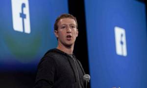 Ραγδαίες εξελίξεις για Facebook: Κλήθηκε να καταθέσει ο Μαρκ Ζούκερμπεργκ