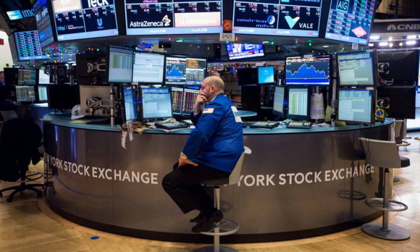Νέα βουτιά για τους δείκτες στη Wall Street