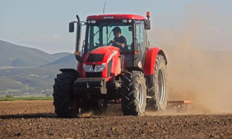 «Κόκκινα» δάνεια: Ποιοι αγρότες δικαιούνται «κούρεμα» έως και 60% στις οφειλές τους