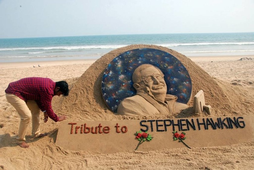 Αποχαιρετισμός σε μια ιδιοφυία: Σήμερα (31/03) η κηδεία του Στίβεν Χόκινγκ