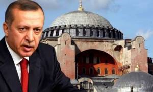 Ασέβεια Ερντογάν μέσα στην Αγιά Σοφιά: «Μετέτρεψαν τα τζαμιά μας σε στάβλους»