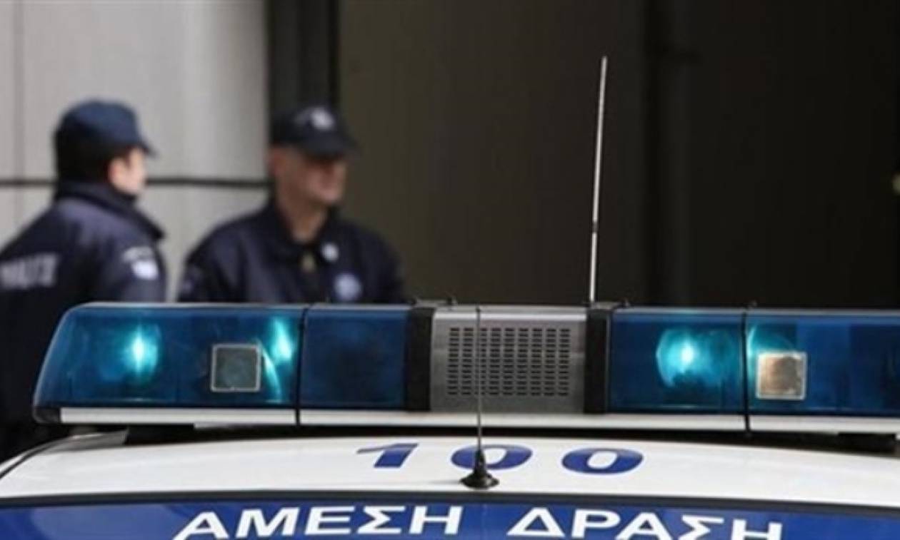 Εξάρχεια: Εμπρηστική επίθεση σε συμβολαιογραφεία