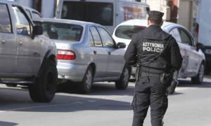Σε διαθεσιμότητα δυο αστυνομικοί: Είχαν κάνει το περιπολικό «ταξί» (Vid)