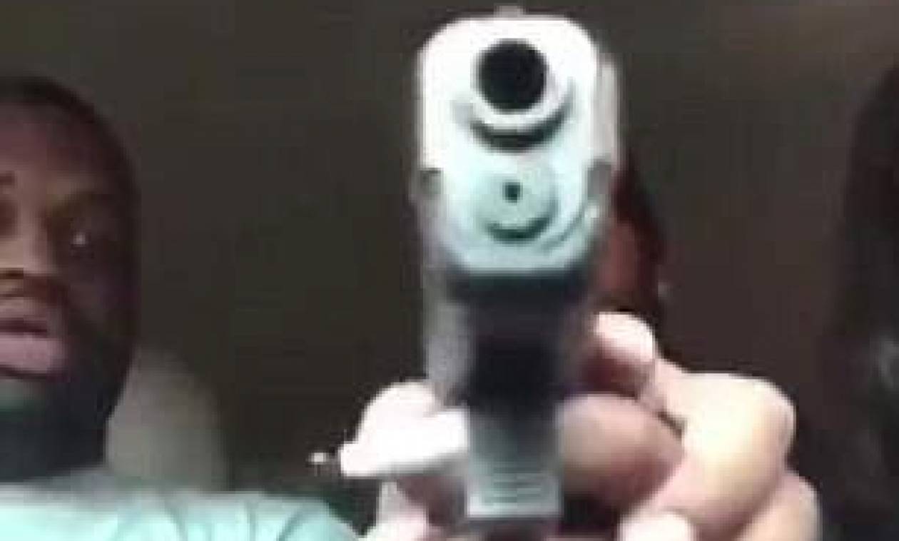 Το βίντεο που σόκαρε τις ΗΠΑ: Τον πυροβόλησε στο κεφάλι σε ζωντανή σύνδεση (ΠΟΛΥ ΣΚΛΗΡΟ ΒΙΝΤΕΟ)
