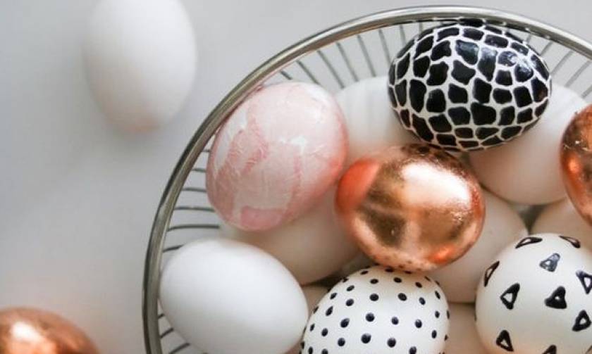 Πασχαλινά αβγά: Δες πρωτότυπες ιδέες για να τα βάψεις απόψε
