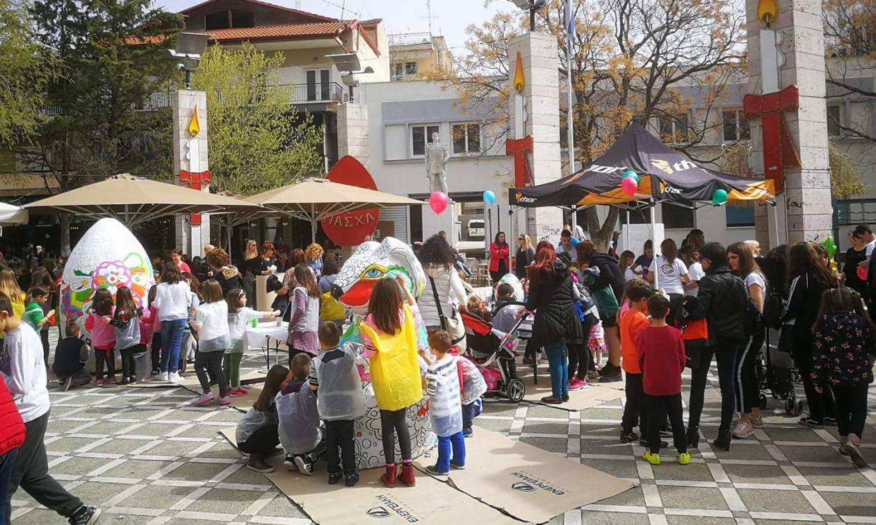 Πάσχα 2018: Αυτό είναι το μεγαλύτερο πασχαλινό αυγό - Δείτε πού το έφτιαξαν (pics)